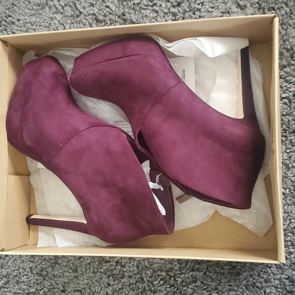 Jessica Simpson Heel